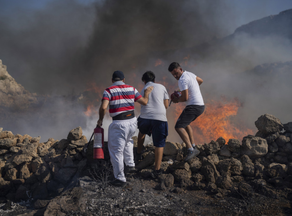 Grčka: Požari na Ksantiju i Olimpu