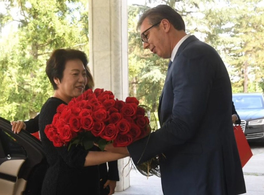 Vucic hosts lunch for outgoing Chinese ambassador