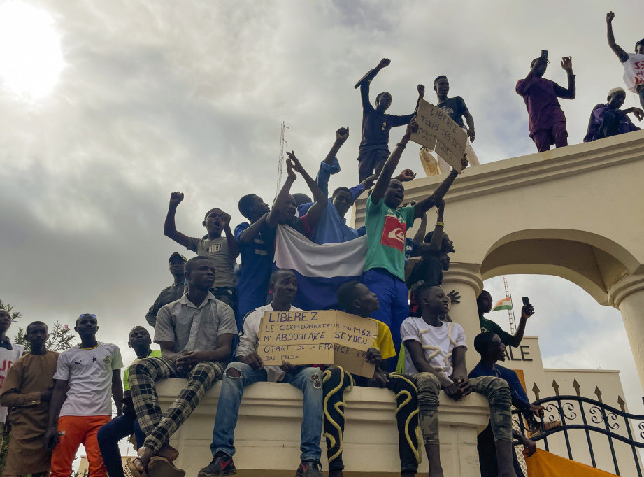 Francuska i Kina pozivaju svoje građane da ne putuju u Niger