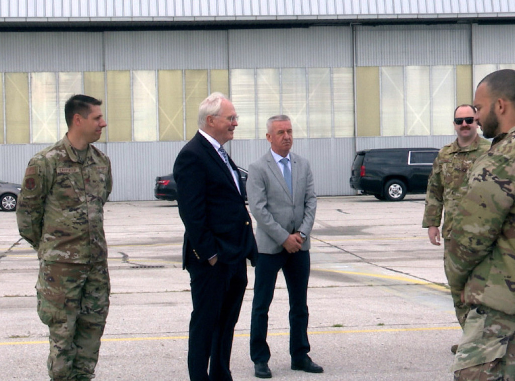 U poseti Ratnom vazduhoplovstvu i PVO Vojske Srbije delegacija Evropske komande vojske SAD
