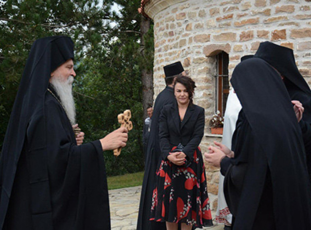 Orden Majka devet Jugovića uručen majkama sa četvoro i više dece