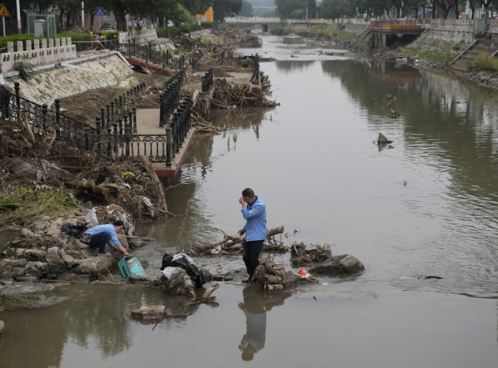 Peking: Broj poginulih u nedavnim poplavama povećao se na 33, 18 ljudi nestalo