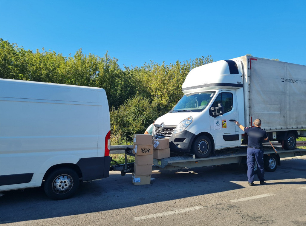 Na Bezdanu zaplenjen tovar skrivenog nikotinskog proizvoda snusa