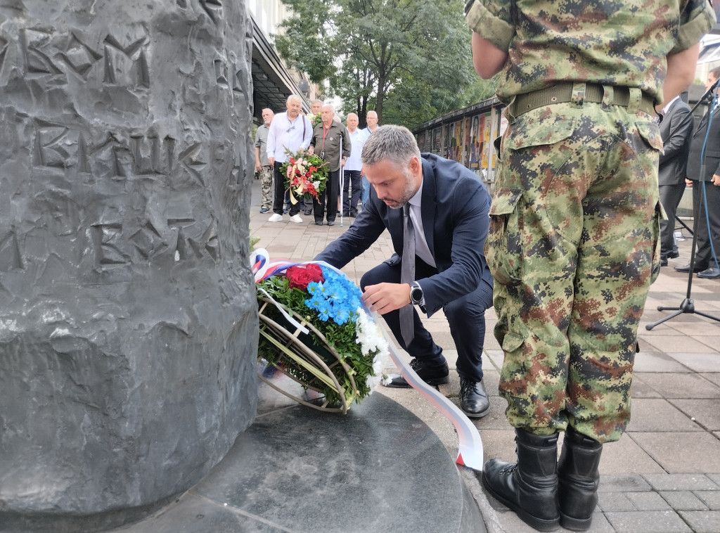 Položeni venci na Spomenik obešenim rodoljubima na Terazijama