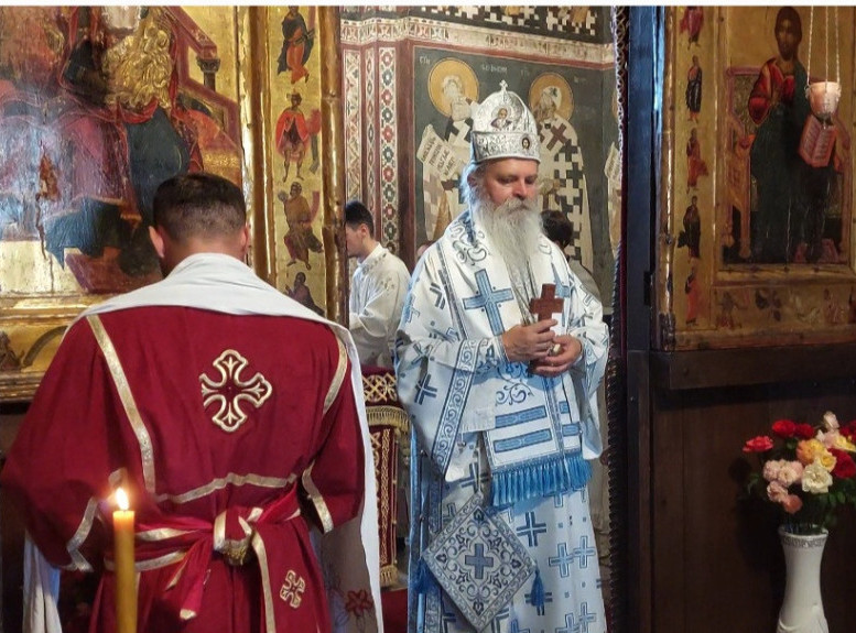 Teodosije služio liturgiju u Gračanici povodom hramovne slave Velika Gospojina