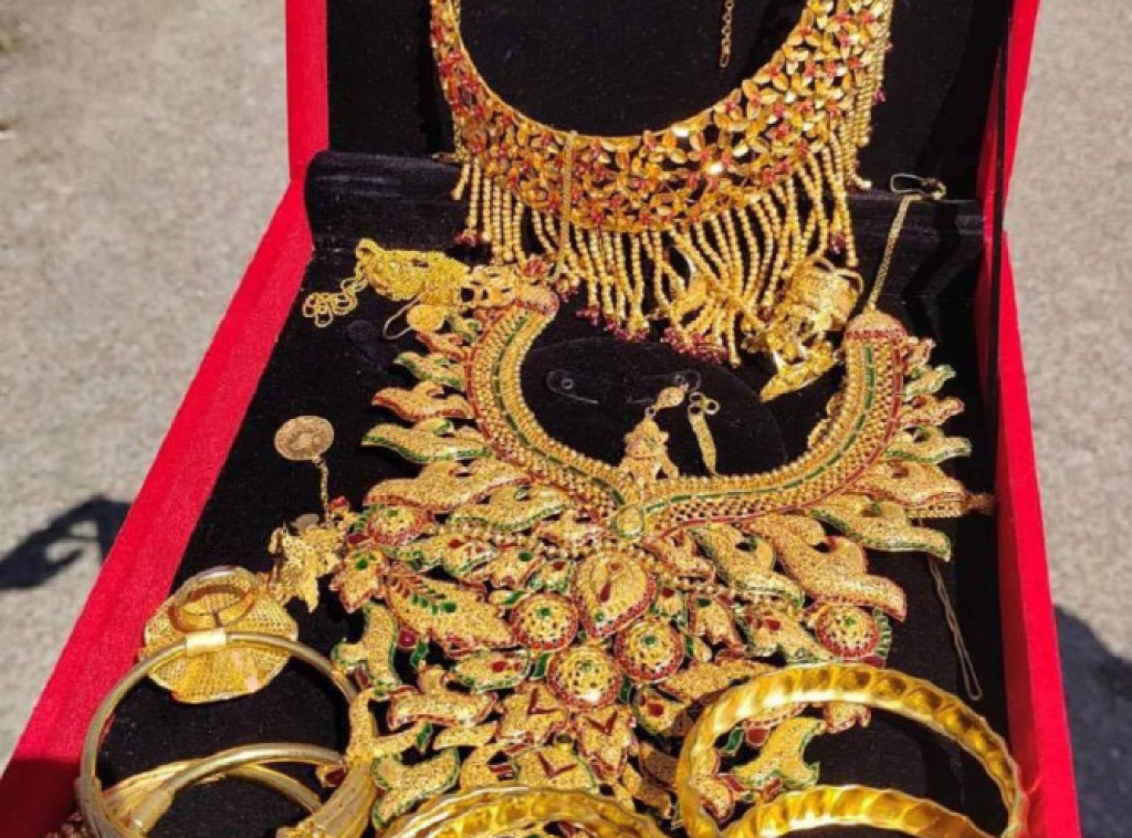 Zaplenjeno pola kilograma zlatnog nakita vrednog skoro 1,7 milon dinara