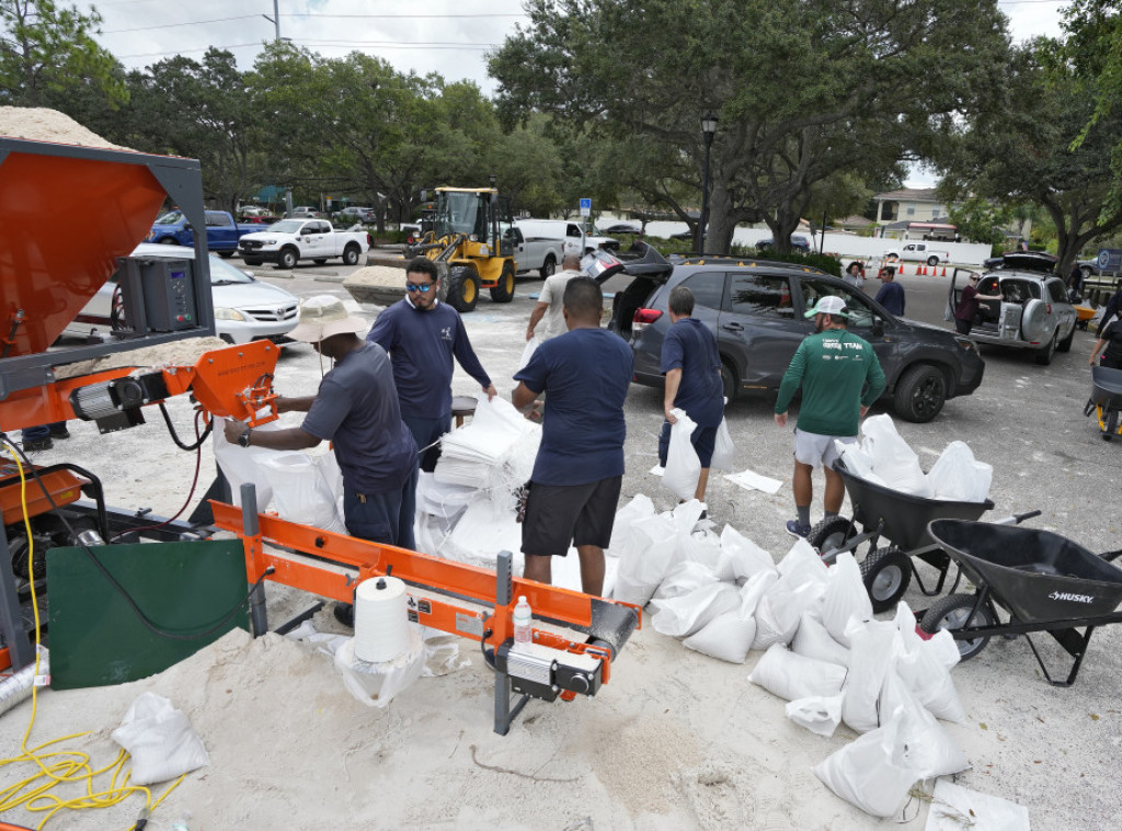 Tropska oluja Idalija ide ka Floridi, naložene pripreme za evakuaciju
