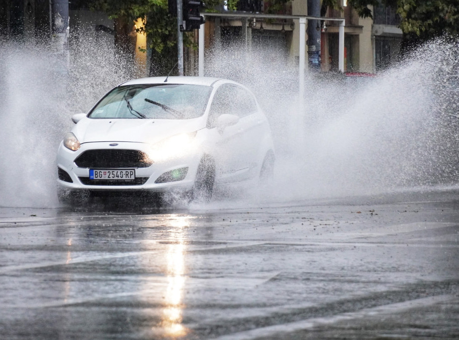 RHMZ upozorava na veliku količinu padavina, na snazi narandžasti meteo-alarm