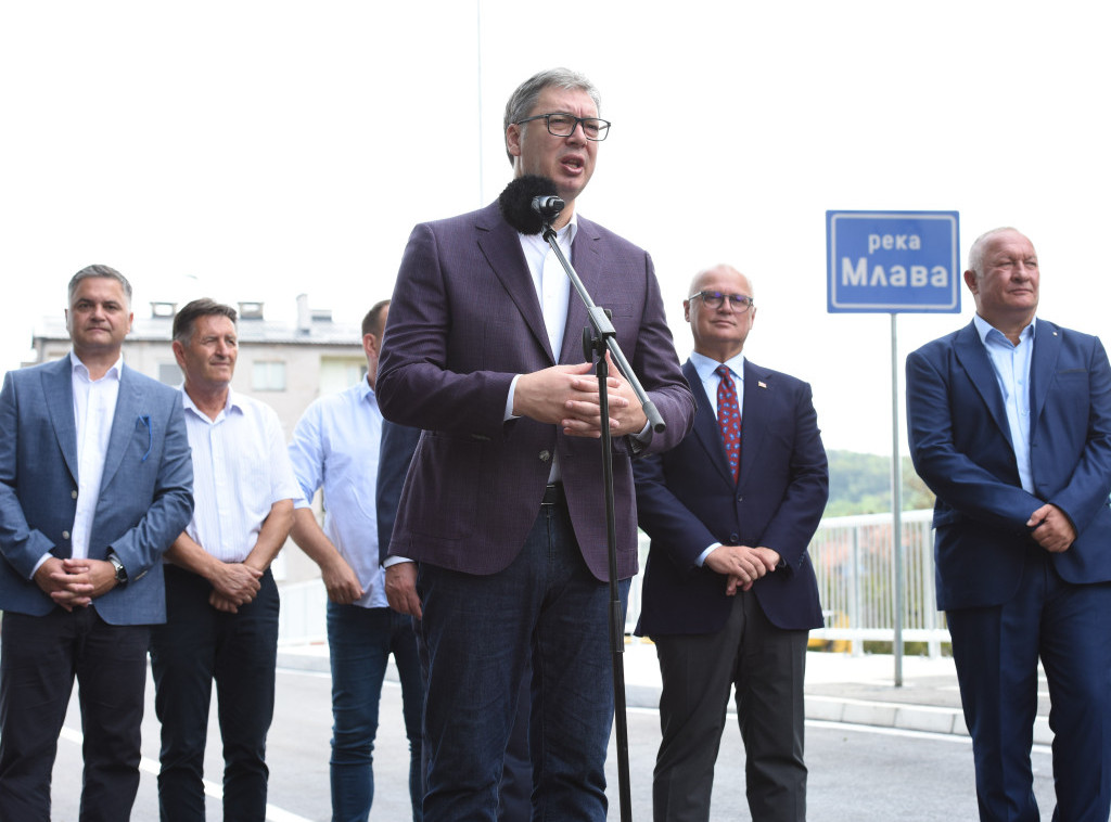 Vučić zadovoljan završnim radovima na mostu preko Mlave u Petrovcu na Mlavi