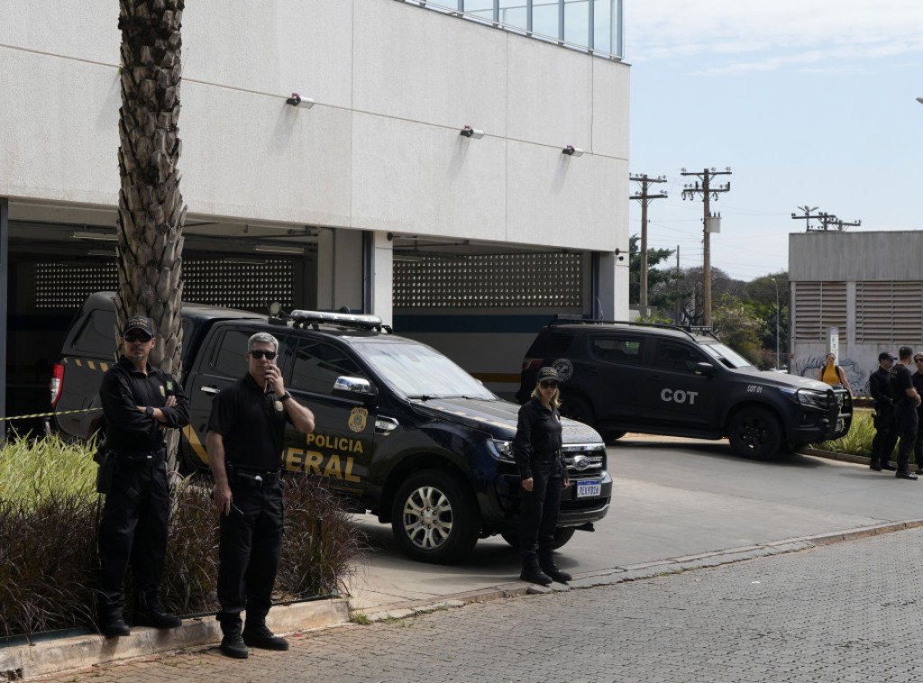 Brazil: Bolsonaro i njegova supruga branili se ćutanjem pred Federalnom policijom