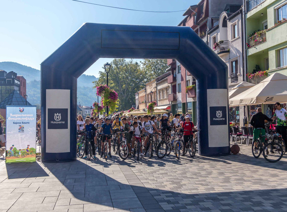 U Bajinoj Bašti održana biciklijada u čast ćirilici