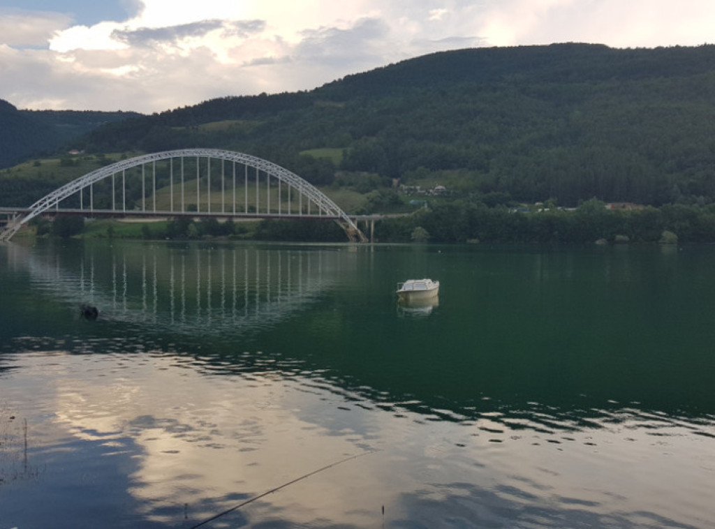 Eksplozivna naprava bačena u blizini jezera Gazivode