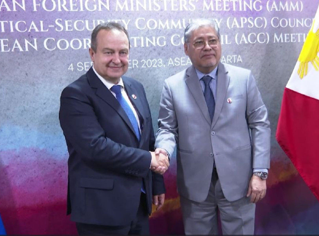 Dacic speaks with Manalo in Jakarta