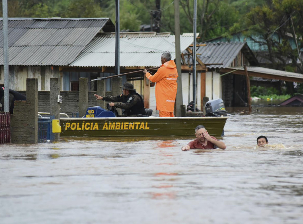 Broj poginulih u ciklonu koji je pogodio jug Brazila porastao na 31