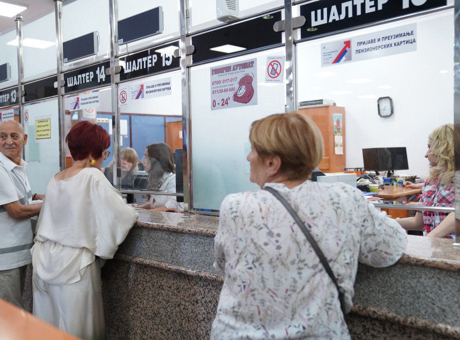 Od danas radno vreme filijala i službi Fonda PIO produženo do 18 časova