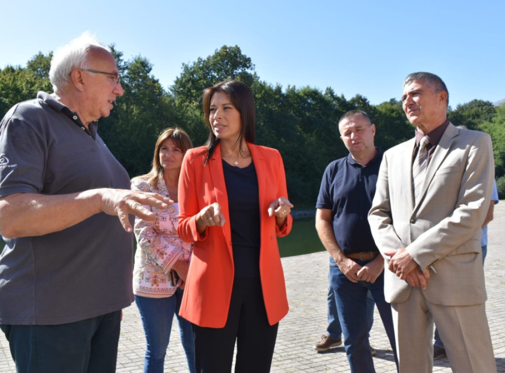 Vujović obišla početak radova na izgradnji kanalizacione mreže u Boljevcu