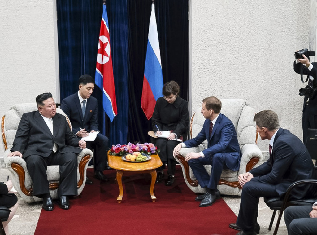 Aleksandar Kozlov sastao sa Kim Džong Unom, koji je stigao u zvaničnu posetu Rusiji
