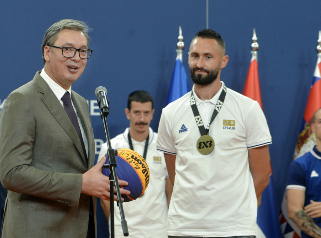 Vučić: Basketašima sleduje po 200.000 evra ako osvoje zlato na OI u Parizu