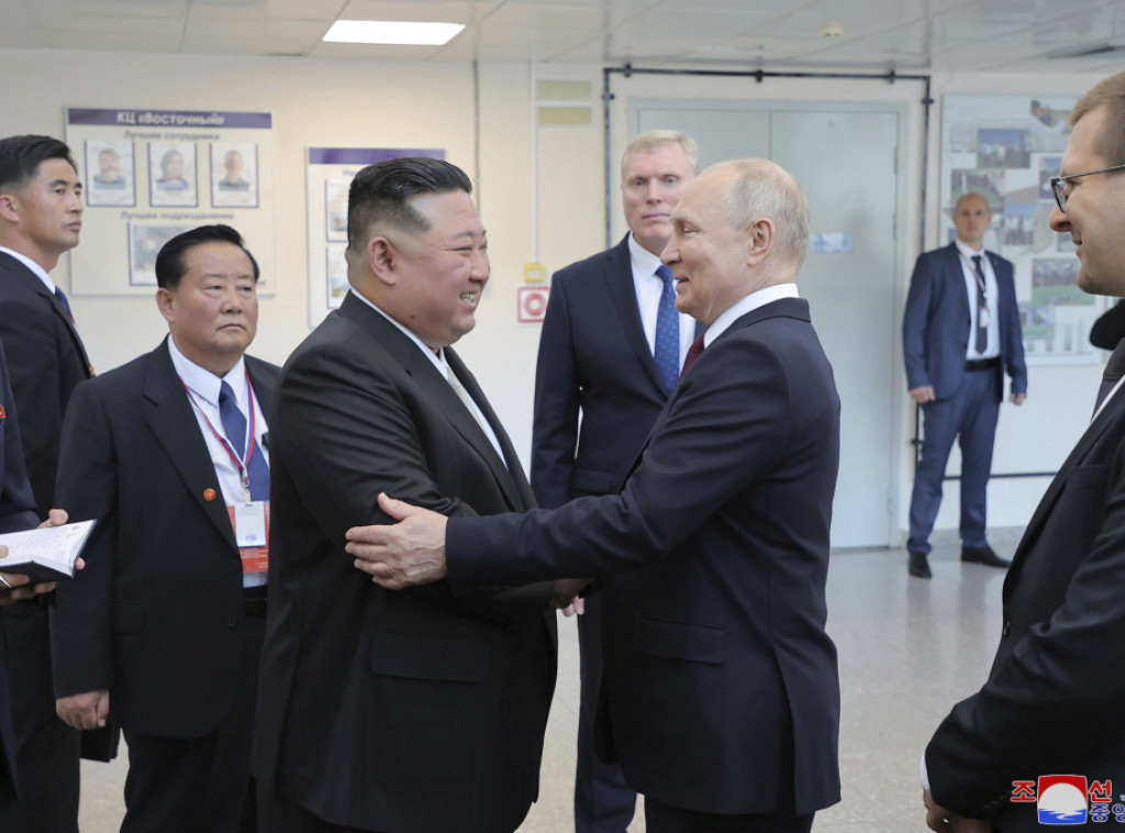 Putin i Kim Džong Un razmenili poklone