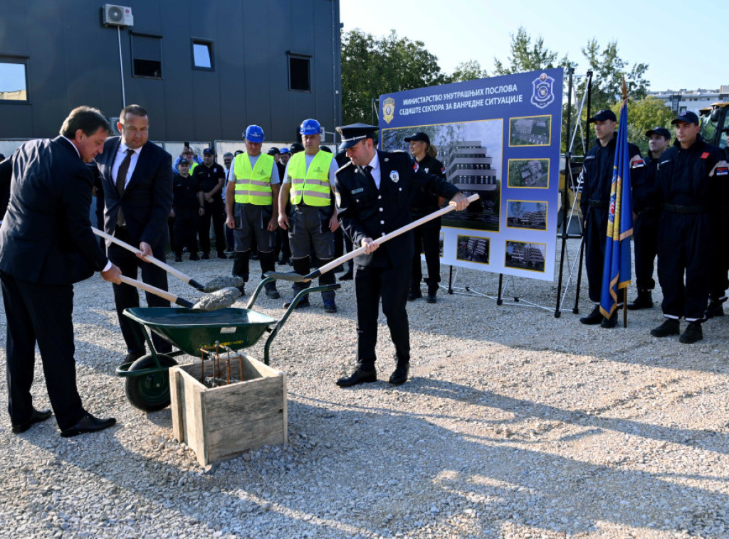 Ministar Gašić položio kamen temeljac za novi objekat Sektora za vanredne situacije