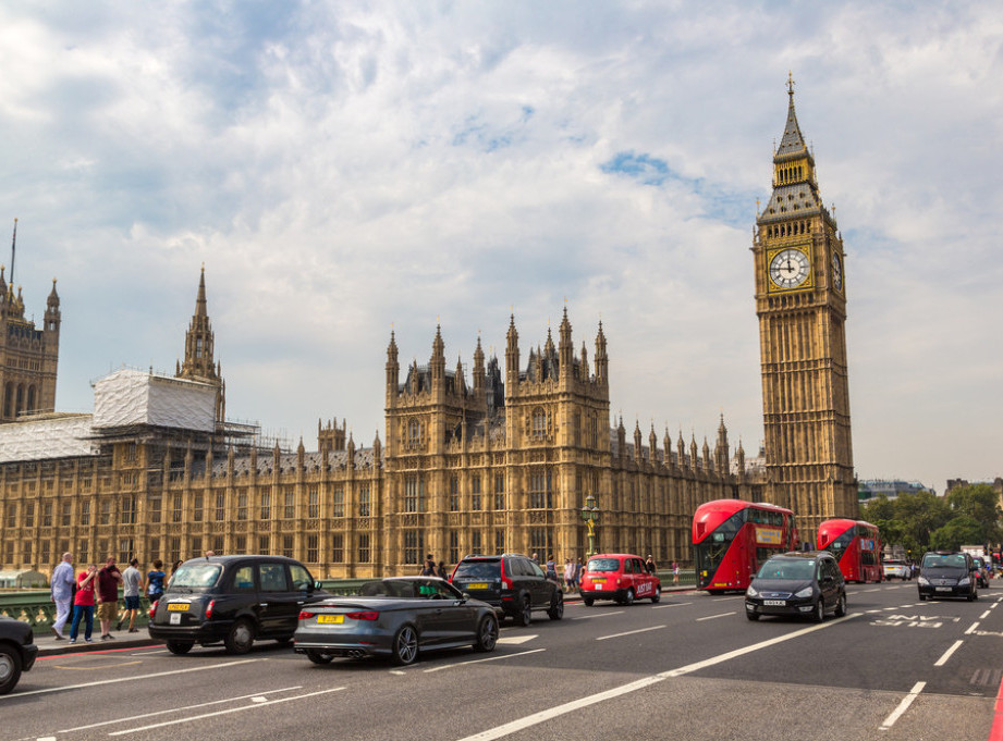 Britanija odlaže zabranu prodaje novih automobila na benzin i dizel do 2035. godine