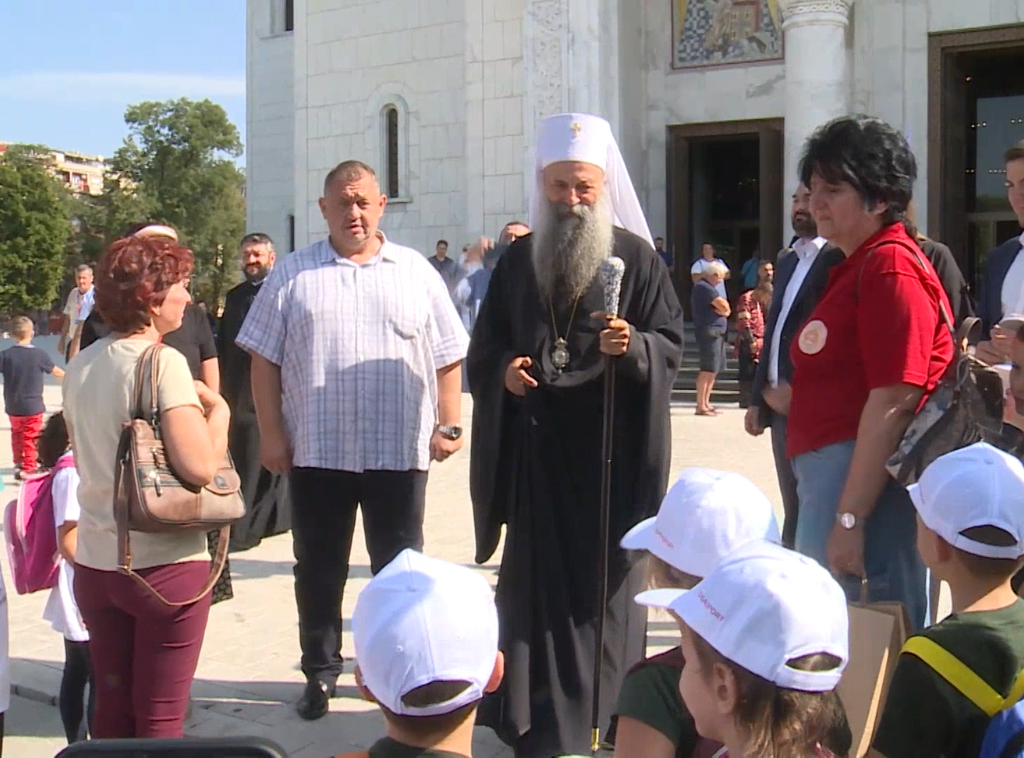 Porfirije u Hramu Svetog Save sa predškolcima iz Vukovara