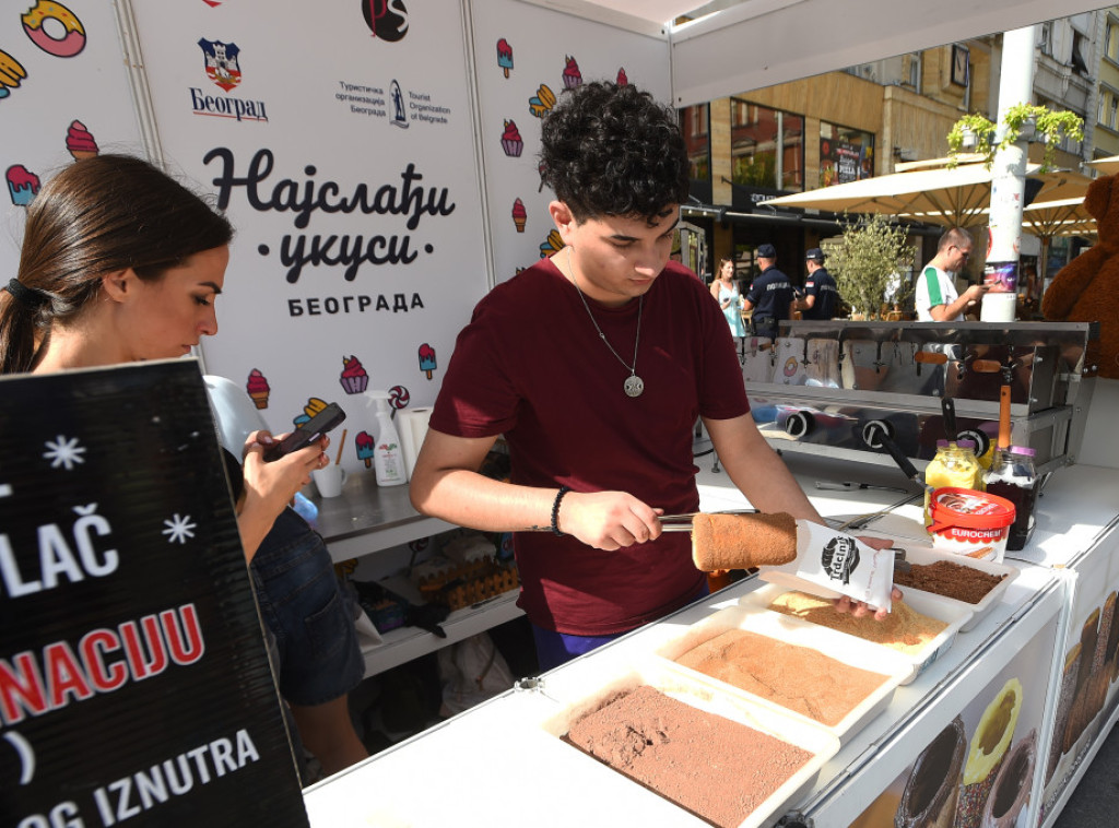 Festival slatkiša "Najslađi ukusi" otvoren na Trgu republike, zarada ide u humanitarne svrhe