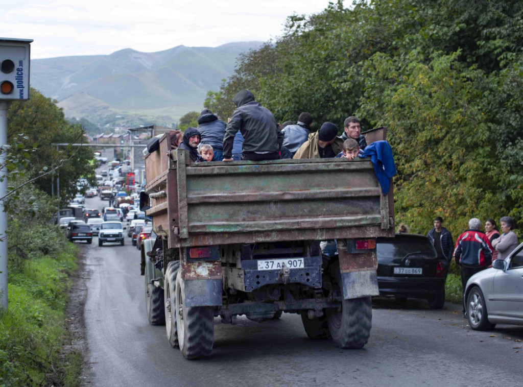 Jermenija: Više od 50.000 ljudi izbeglo iz Nagorno-Karabaha