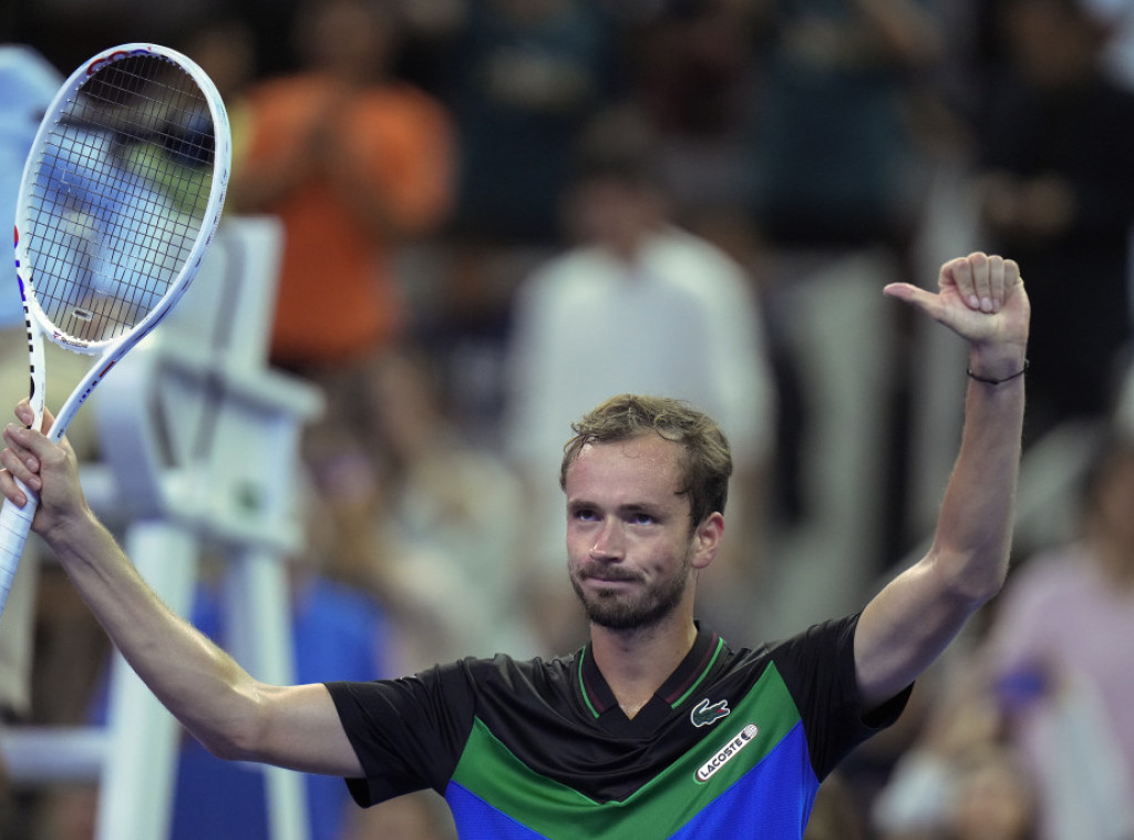 Ruski teniser Danil Medvedev pobedio Aleksandra Zvereva i izborio finale Pekinga