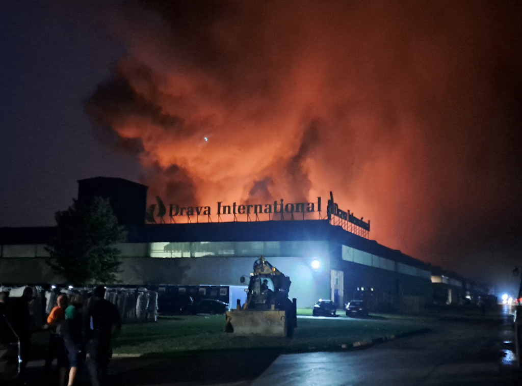 Osijek: Počelo zatrpavanje požarišta zemljom
