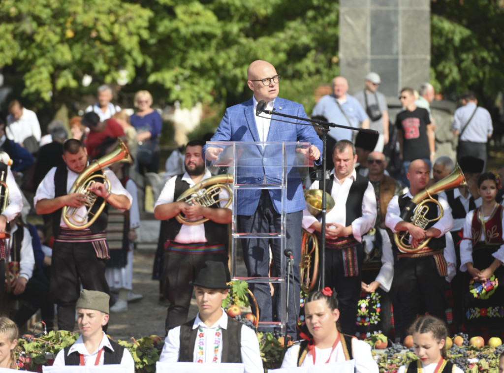 Ministar Vučević otvorio 60. Opleničku berbu u Topoli