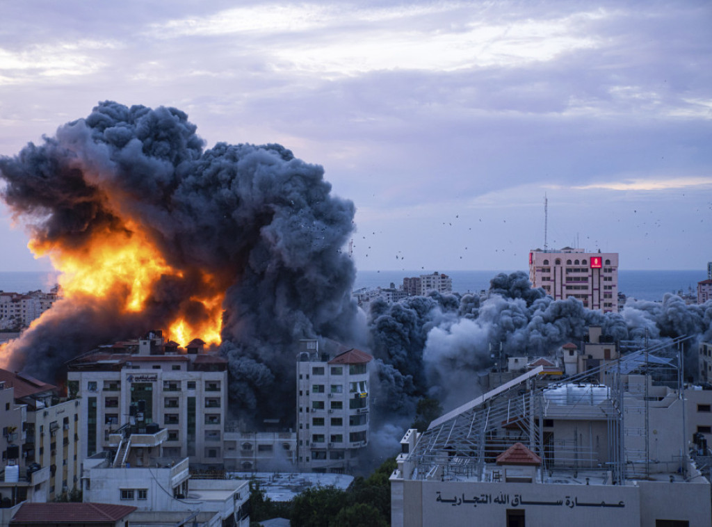 U napadima Hamasa poginulo više od 250 Izraelaca, ranjeno više od 1.450; Netanjahu: Gađaćemo Hamas svuda gde deluje