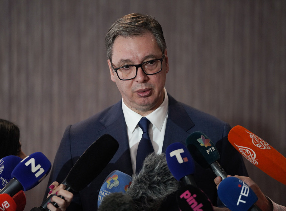 Vucic: Serbia must continue on EU path while safeguarding its interests