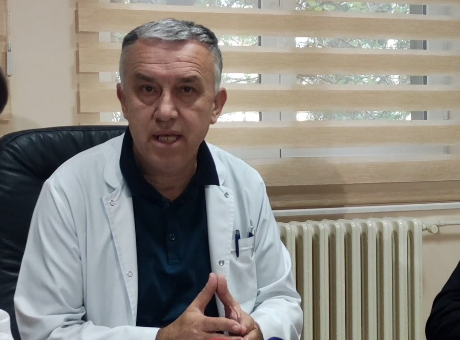 Elek sa saradnicima posetio Gračanicu, novo ambulantno vozilo za Hitnu pomoć uručeno u Lapljem selu