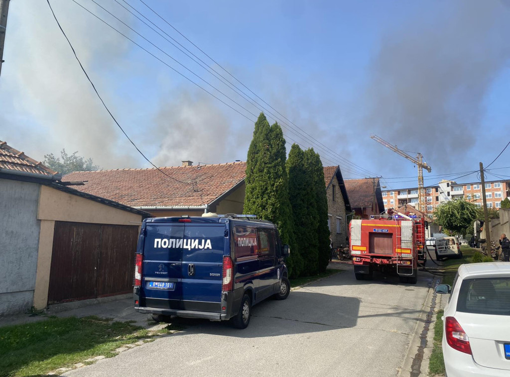 Izbio veliki požar u stolarskoj radnji u Subotici