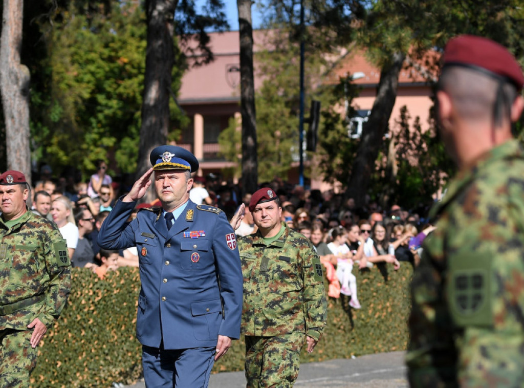 Niš: Održana vojna svečanost povodom Dana 63. padobranske brigade i vojnih padobranaca