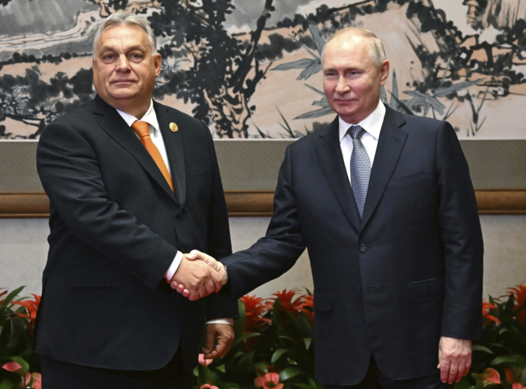 Putin i Orban u Pekingu razgovarali o saradnji u oblasti nafte, gasa i nuklearne energije