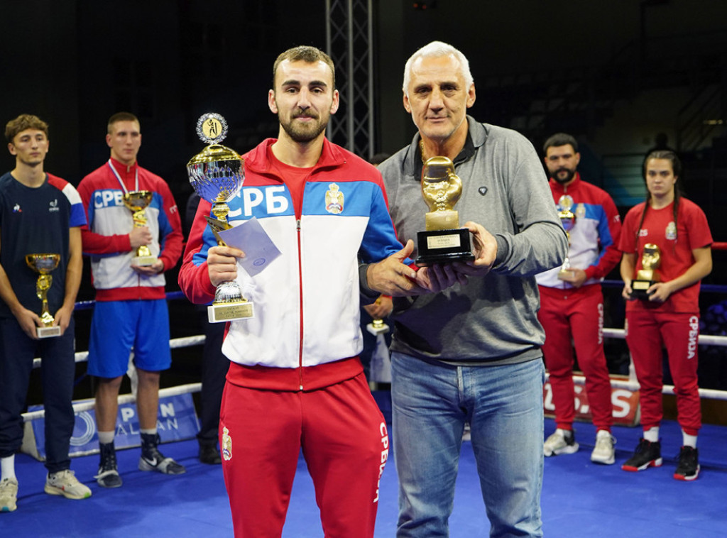 Srpski bokseri Sara Ćirković i Igor Rogić osvajači 66. "Zlatne rukavice"