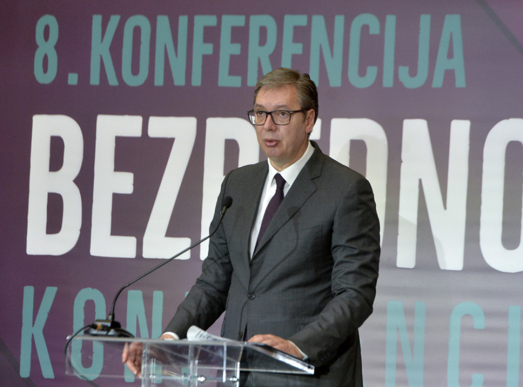 Vučić: Naš najvažniji zadatak je da sačuvamo živote dece