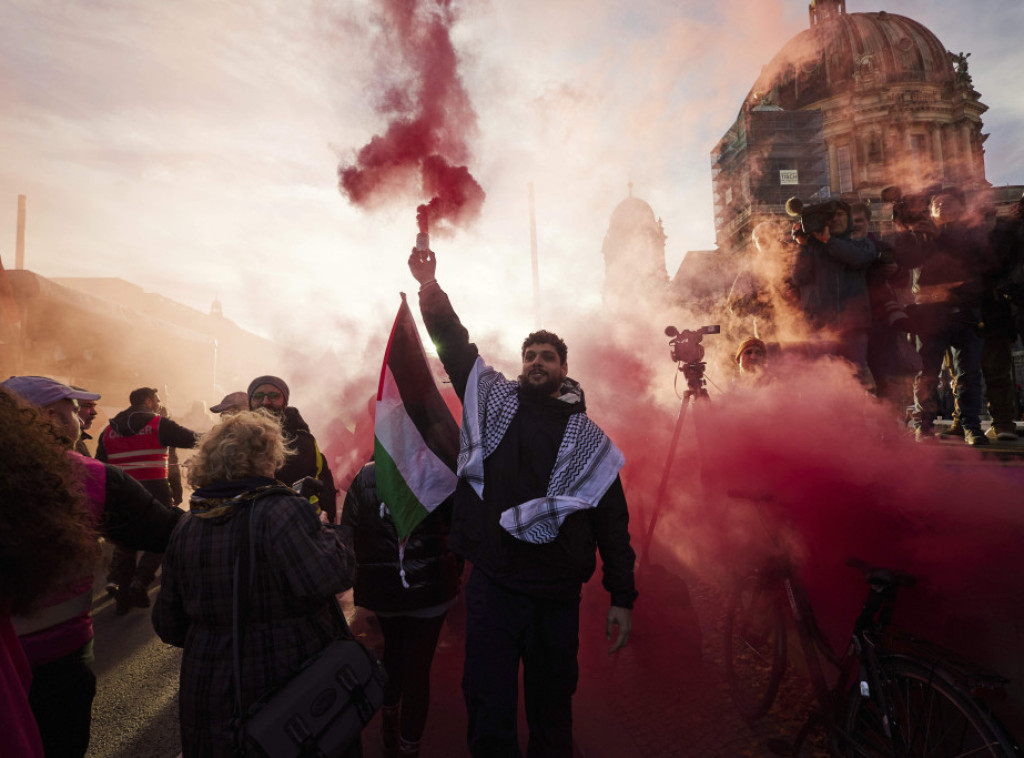 Berlin: Više hiljada ljudi učestvovalo na propalestinskim demonstracijama