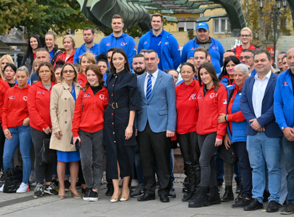 Orlić i Đurićeva sa građanima Rume: SNS se bori da mladi ostanu u Srbiji