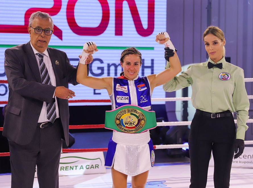 Srpska bokserka Nina Radovanović osvojila profesionalnu WBC titulu