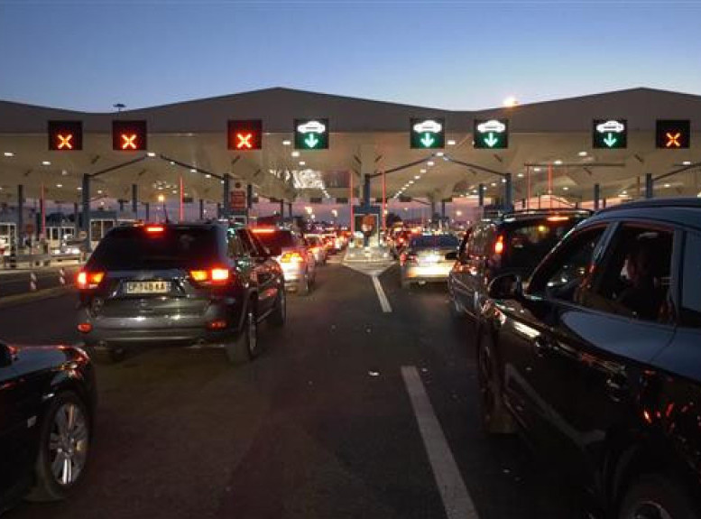 Očekuje se pojačan saobraćaj, zadržavanje tri sata na Horgošu i Batrovcima