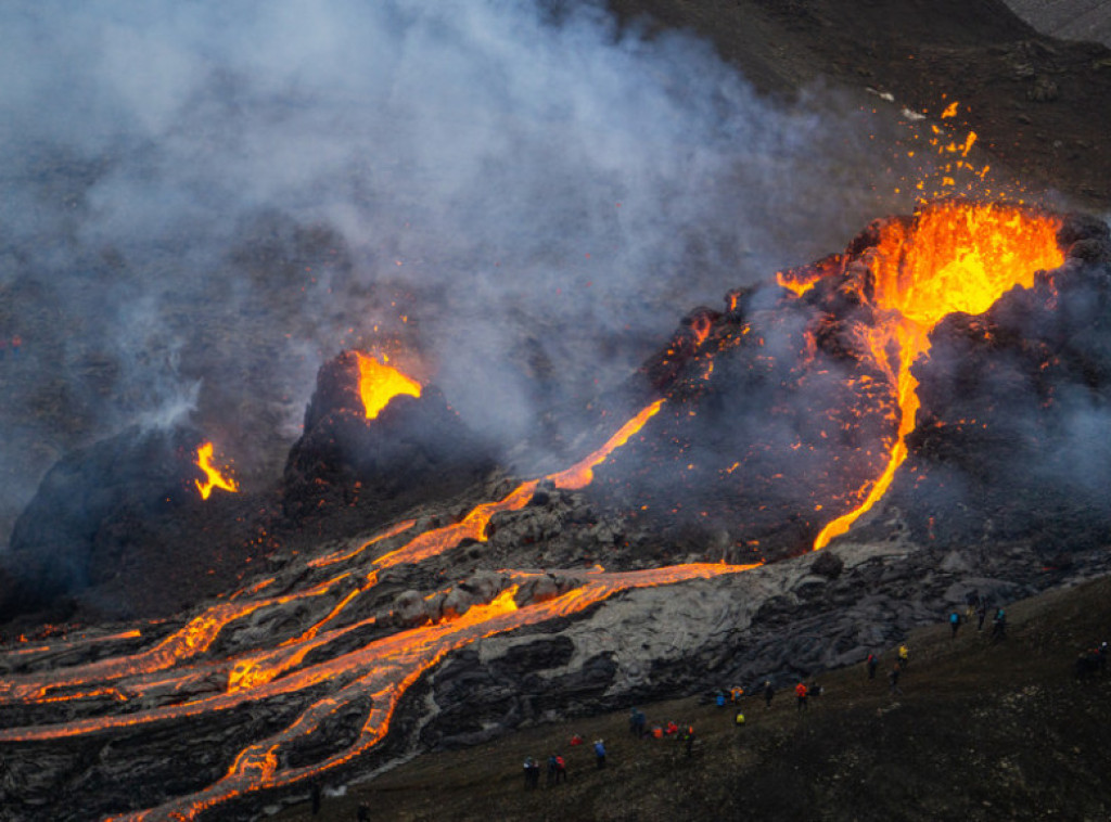 Došlo do erupcije vulkana Šiveluč, primećeno taloženje pepela u selima na Kamčatki