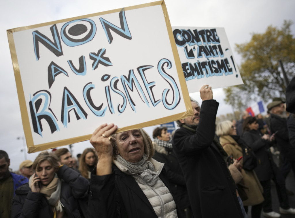 U Parizu se održava veliki protest protiv antisemitizma