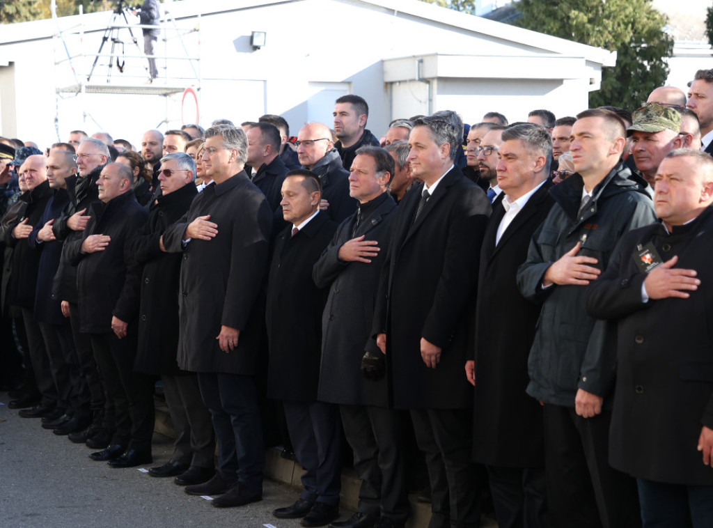 Hrvatska danas obeležava Dan sećanja, Vukovarom odjekuje "za dom spremni"
