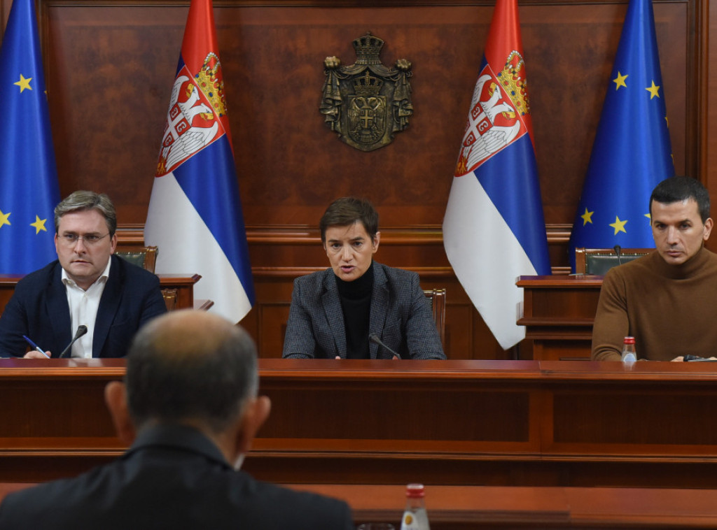 Brnabić: Vlada posvećena unapređenju uslova zaposlenih u zdravstvu i socijalnoj zaštiti