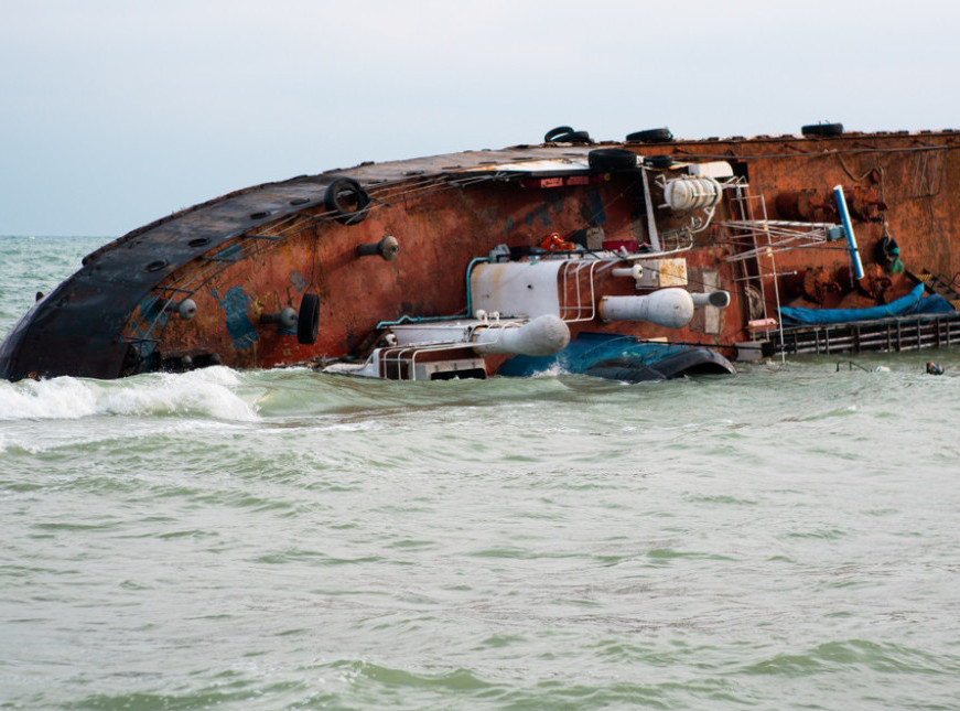 UKMTO: Teretni brod potonuo u Crvenom moru nakon što su ga napali Huti