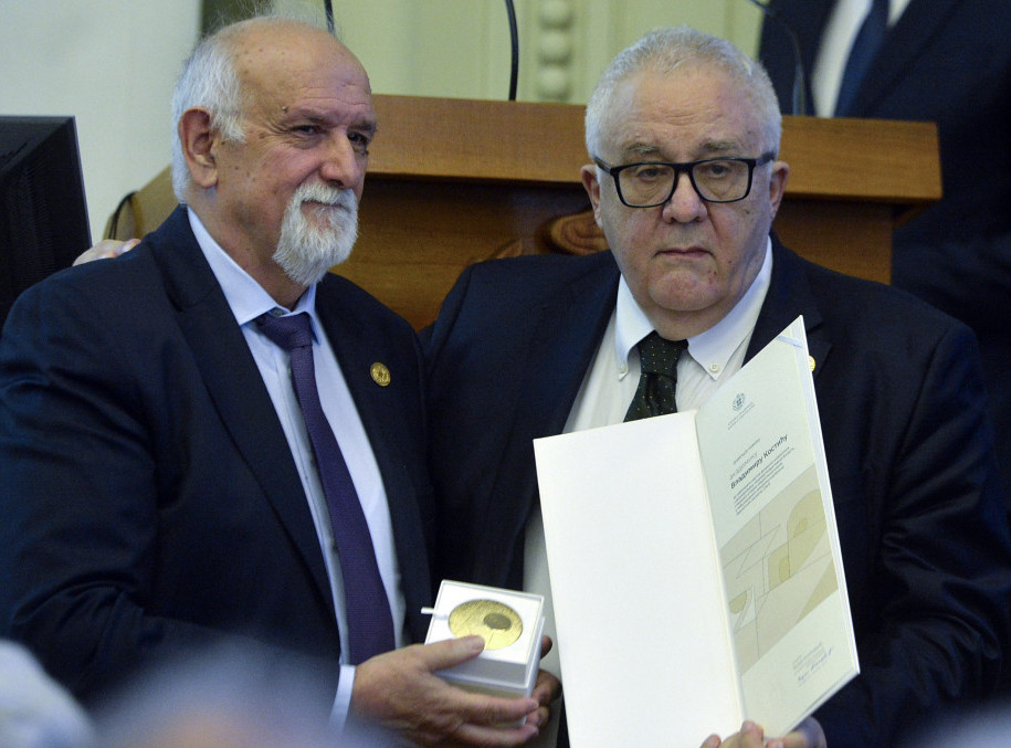 Dobitnici nagrade "Medalja SANU" akademici Vladimir Kostić i Gojko Subotić