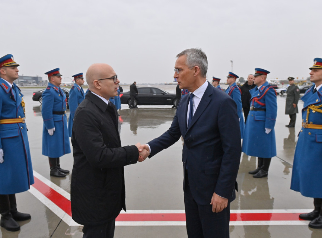 Stoltenberg završio posetu Srbiji, na aerodromu ga ispratio Vučević